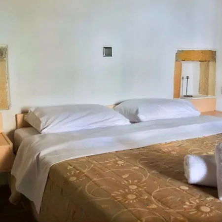 Menexes Guest house *